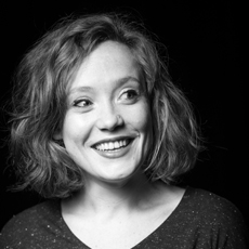 ZOÉ AGEZ-LOHR - COMÉDIENNE